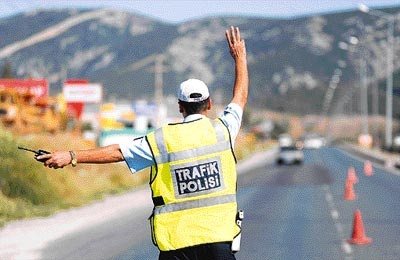  Polisten Lefkoşa, İskele ve Girne’de denetimler... 