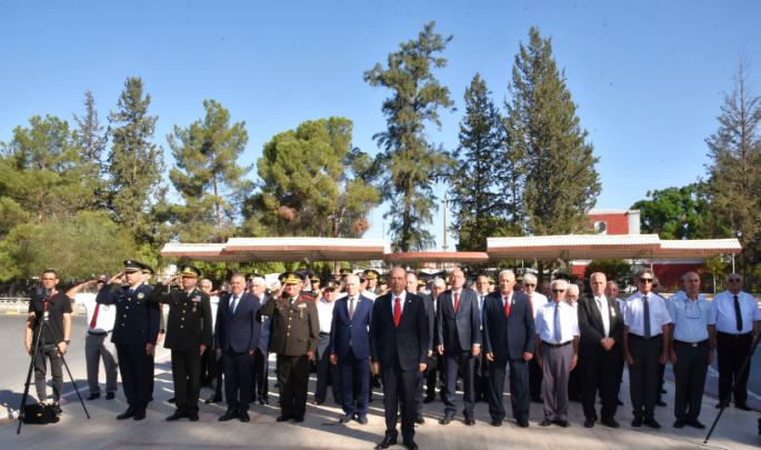 19 Eylül Gaziler Günü nedeniyle Lefkoşa Atatürk Anıtı önünde tören düzenlendi