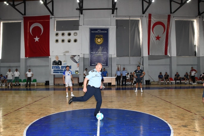 3.Eybil Efendi Polis Futsal Turnuvası başladı 