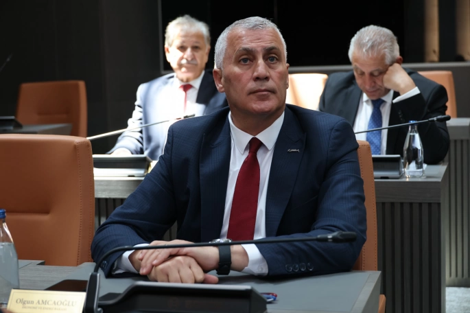 Amcaoğlu Meclis'te vurguladı: “Büyük ekonomik felaketlerle karşı karşıyayız”