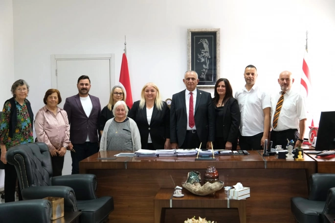 Bakan Çavuşoğlu, Mehmetçik Büyükkonuk Belediye Başkanı Tuğlu ve heyetini kabul etti