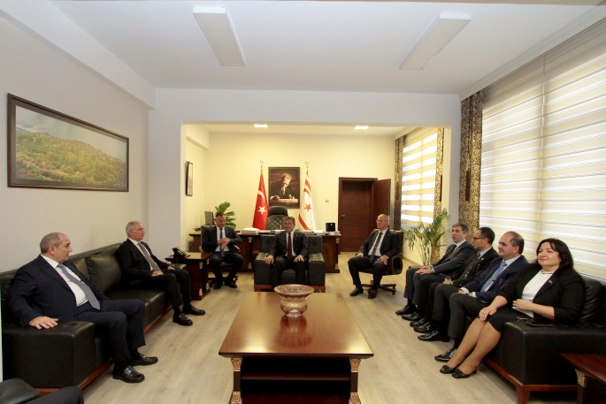  Başbakan Ünal Üstel, AK Parti ve Yeni Azerbaycan Partisi heyetlerini kabul etti