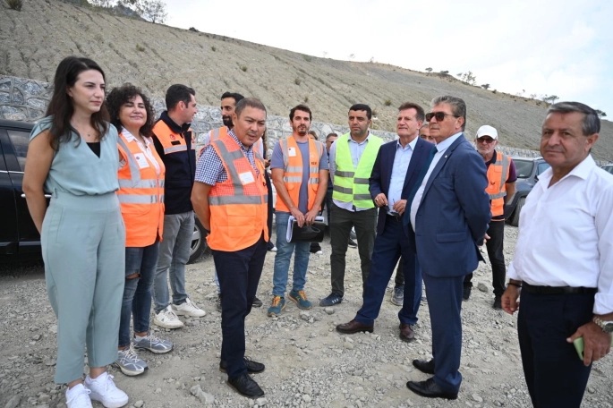 BAŞBAKAN ÜNAL ÜSTEL, GİRNE DOĞU ÇEVRE YOLU 1. ETAP PROJESİ İLE GİRNE DAĞYOLU PROJESİNİ YERİNDE İNCELEDİ