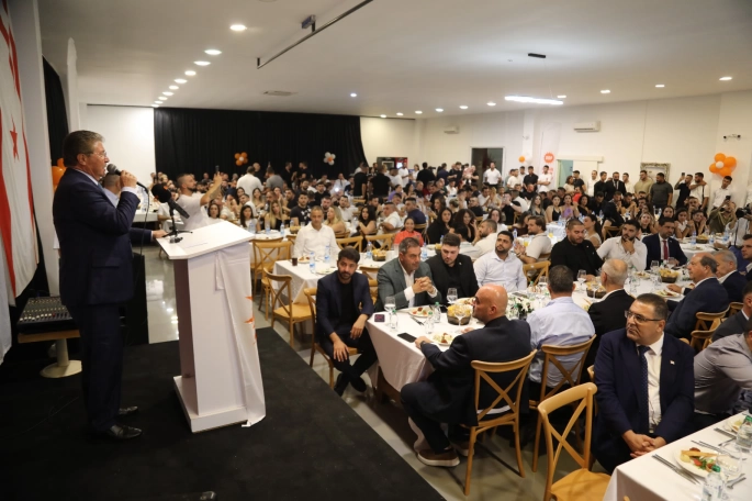 Başbakan Ünal Üstel, UBP'li Gençler İle Buluştu