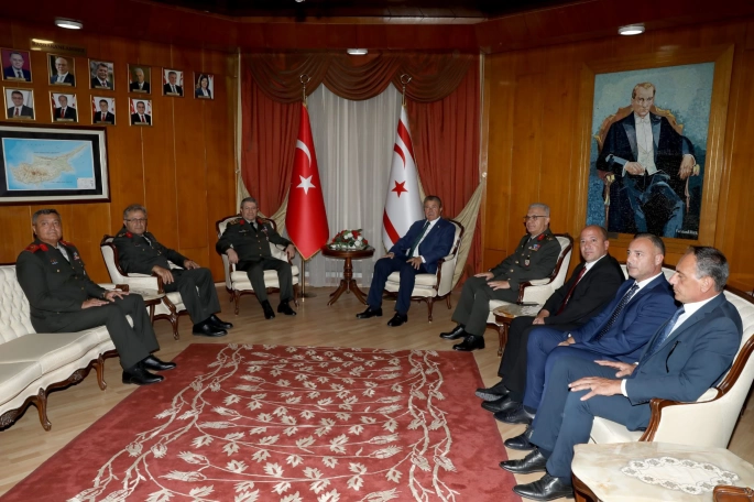Başbakan Üstel, Türkiye Genelkurmay Başkanı Bayraktaroğlu’nu kabul etti