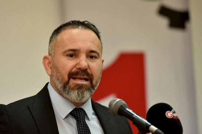 Bengihan: “Arıklı'nın yeğenleri geçici işçi statüsünde işe gitmeden maaş alıyor”