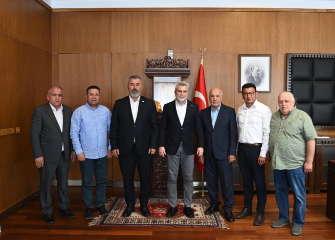  Beyarmudu Belediye Başkanı Bebek, Kahramanmaraş Büyükşehir Belediye Başkanı Görgel’i ziyaret etti