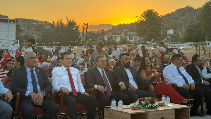 Çınarlı’da kültür ve sanat buluştu