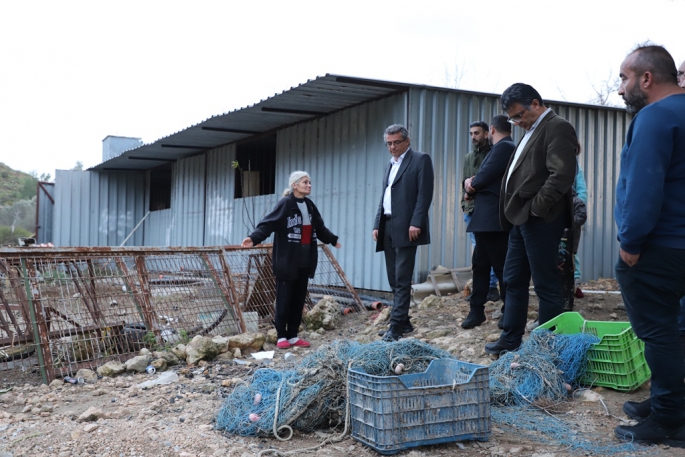 CTP, selden etkilenen Geçitköy bölgesindeki yurttaşları ziyaret etti