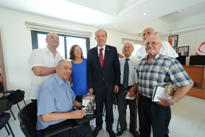 Cumhurbaşkanı Ersin Tatar, Kıbrıs Türk Emekliler Derneği’ni ziyaret etti