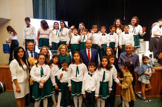 Cumhurbaşkanı Ersin Tatar ve eşi Sibel Tatar, 23 Nisan Ulusal Egemenlik ve Çocuk Bayramı Konserini izledi