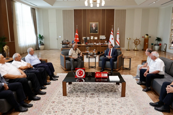  Cumhurbaşkanı Tatar, Belediye Başkanları Derneği yönetimini kabul etti