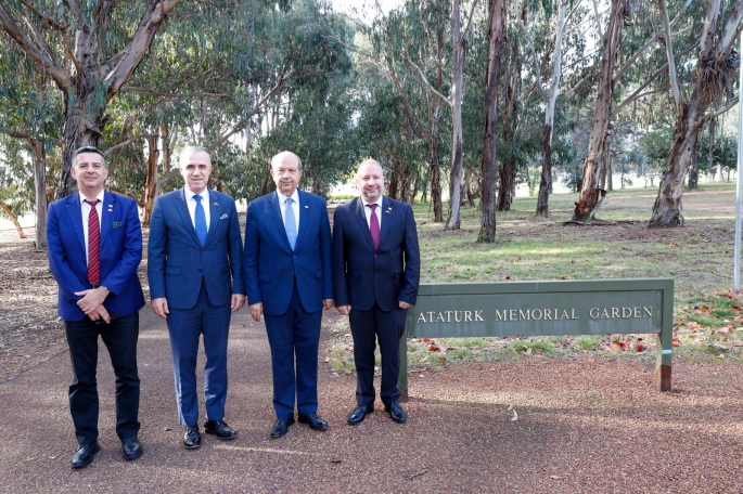  Cumhurbaşkanı Tatar, Canberra'da Atatürk Anıtı’na çelenk sundu