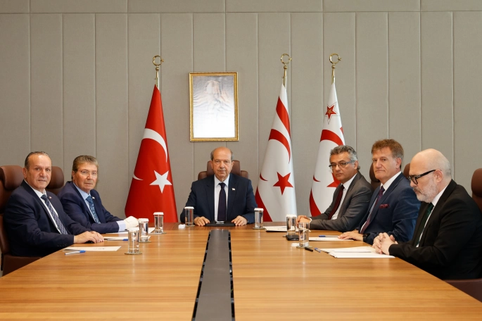  Cumhurbaşkanı Tatar, Meclis’te temsil edilen siyasi parti başkanlarıyla görüşüyor