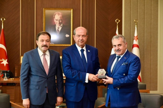 Cumhurbaşkanı Tatar, Türkiye Kamu Sen heyetini kabul etti