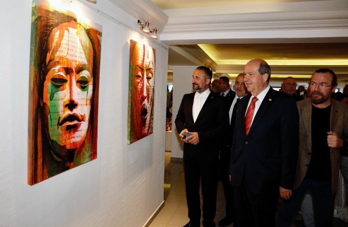 Cumhurbaşkanı Tatar, YDÜ Güzel Sanatlar Sergisi’nin açılışına katıldı