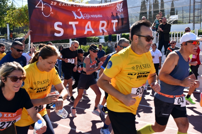 Cumhuriyet Bayramı Yol Koşusu gerçekleştirildi