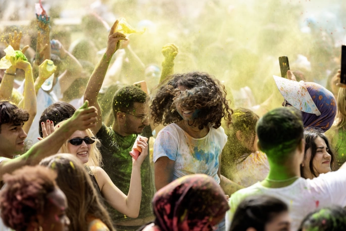 DAÜ Bahar Festivali’nde Color Fest