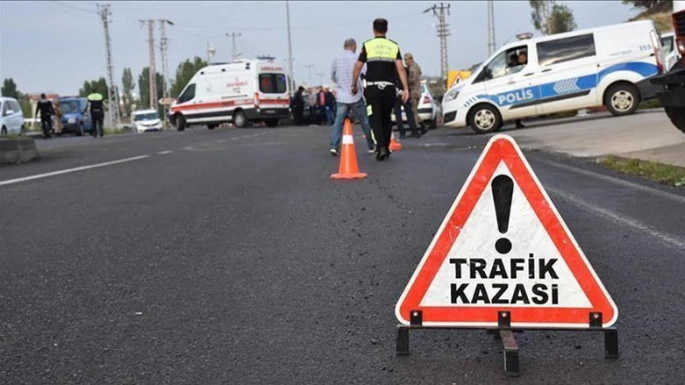  Direksiyon hakimiyetini kaybeden alkollü sürücü kaza yaptı