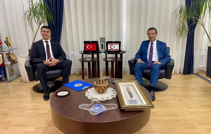  Dışişleri Bakanı Ertuğruloğlu, Dünya Türk Gençler Birliği Genel Başkanı Güzel’i kabul etti