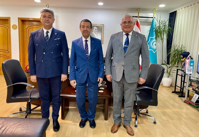 Dışişleri Bakanı Ertuğruloğlu, Karaca ve Balaban’ı kabul etti