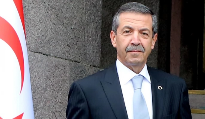Dışişleri Bakanı Ertuğruloğlu, tüm babaların Babalar Günü'nü kutladı
