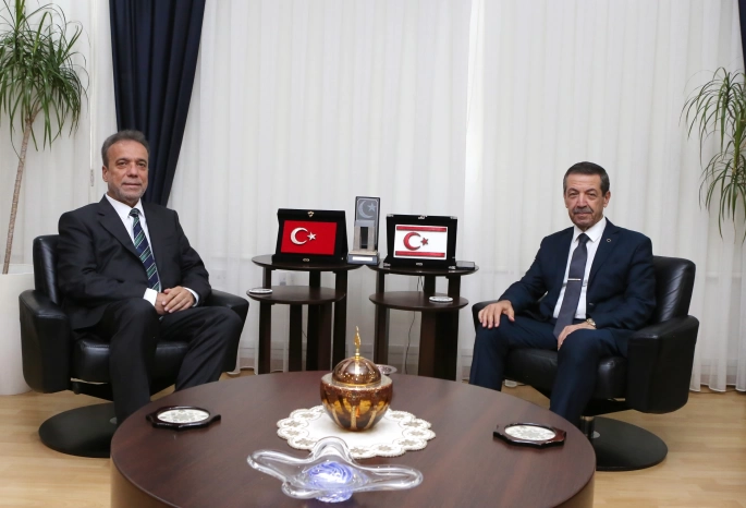  Dışişleri Bakanı Ertuğruloğlu, TÜRKPA Genel Sekreteri Mehmet Süreyya Er’i kabul etti