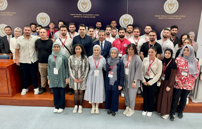 Dışişleri Bakanı Ertuğruloğlu, YTB Başkanı Eren ve Avrupa’dan gelen gençleri kabul etti