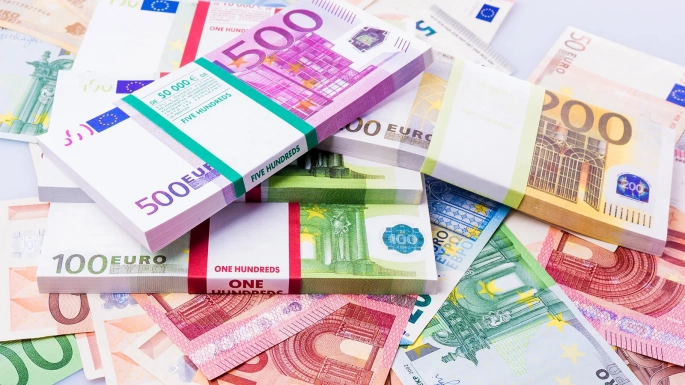  Döviz kurları… Dolar 39,43, Euro 45,55, İngiliz Sterlini 53,45 TL