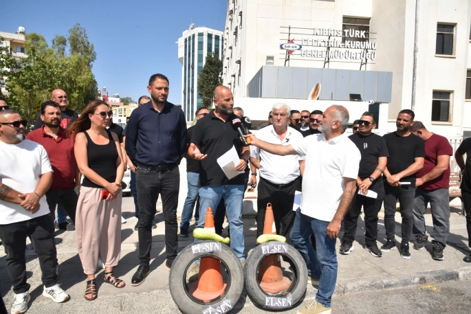  EL-SEN, KIB-TEK önünde basın açıklaması yaptı