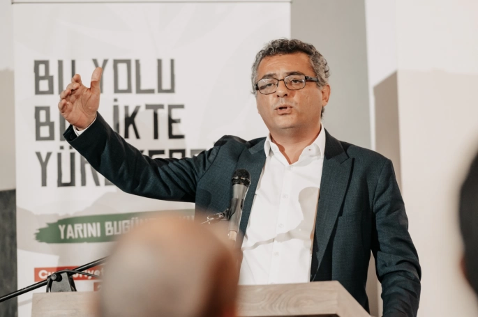 Erhürman’dan Tatar’a çağrı: “Kendi seçeceği herhangi bir televizyon programında buluşalım”
