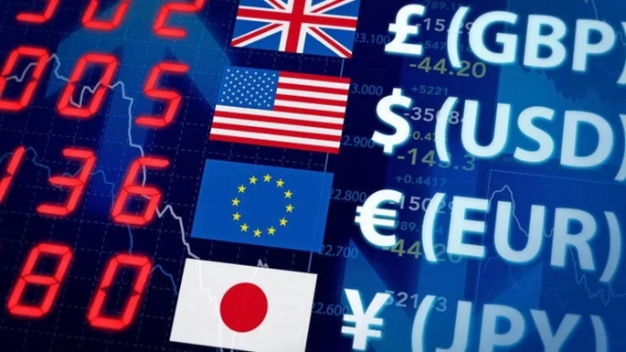 Euro 32,95 ,sterlin 37,90, dolar 29,75 liradan işlem görüyor