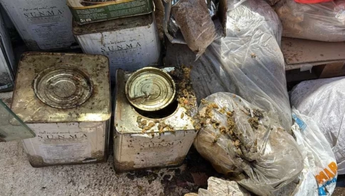 Gazimağusa Belediyesi kaçak baharat deposunu mühürleyip ceza kesti