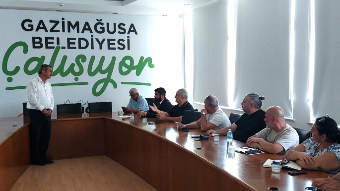  Gazimağusa Belediyesinde yapılan toplantıda gemilere su temini görüşüldü