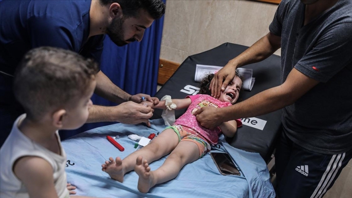  Gazze'deki Sağlık Bakanlığı: Aksa Şehitleri Hastanesi'ne bir günde 73 ölü, 123 yaralı getirildi