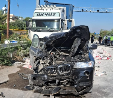 Girne Alsancak Çevre Yolu’nda meydana gelen kazada 5 kişi yaralandı