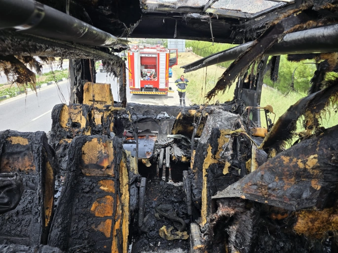 Girne – Lefkoşa ana yolunda seyreden otobüste yangın...