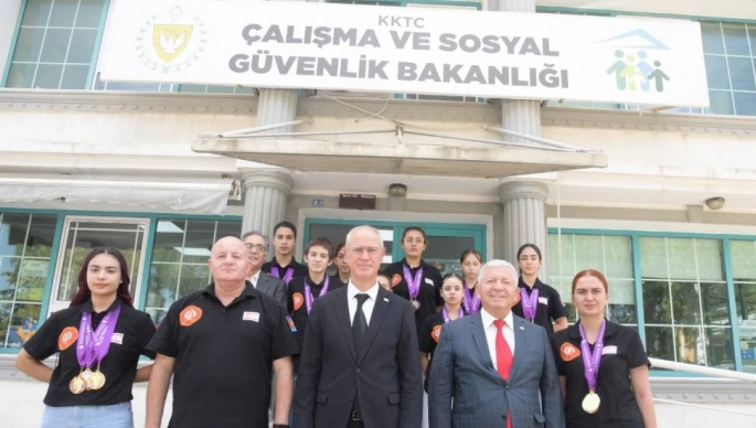 Hasipoğlu, KKTC Taekwondo Milli Takımı’nı kabul etti