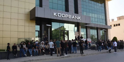 KOOP-SEN’in grevi dokuzuncu gününde Başbakanlık önünde devam ediyor