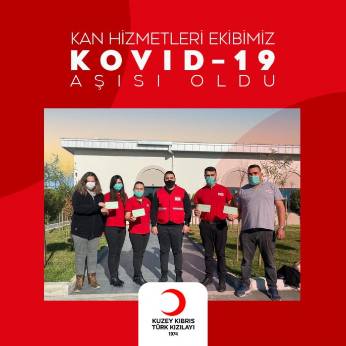 Kuzey Kıbrıs Türk Kızılayı Kan Hizmetleri Birim ekibi, kan bağışı güvenliğine ek tedbir olarak KOVİD-19 aşısı yaptırdı.