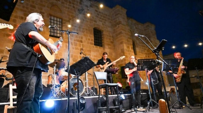 Lefkoşa Belediye Orkestrası ile Latin şarkıları Lefkoşa’da yankılandı