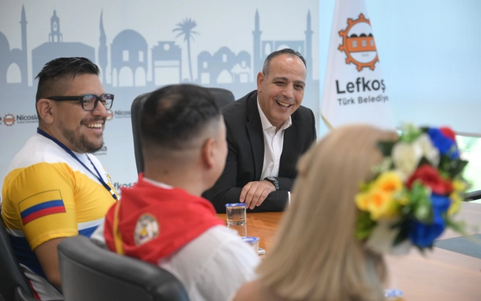  LTB Başkanı Harmancı konuk halk dansları ekiplerini kabul etti