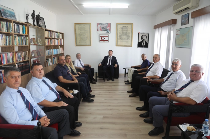  Meclis Başkanı Öztürkler, Kıbrıs Türk Emekli Subaylar Derneği'ni ziyaret etti