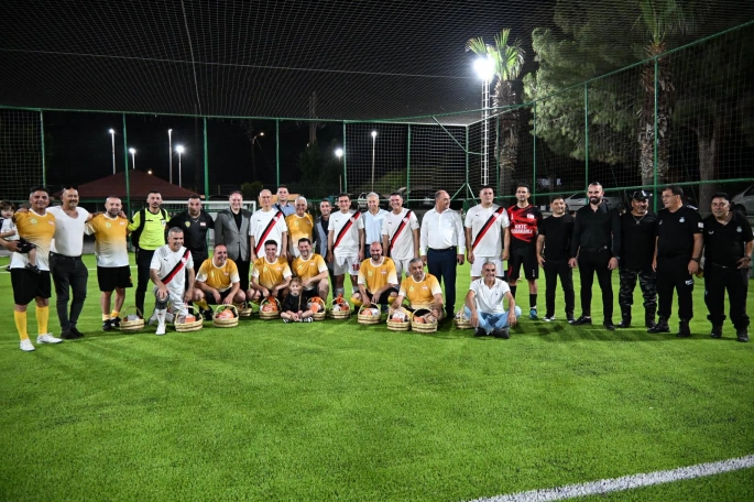 Meclis Futbol Takımı belediye başkanları ile maç yaptı
