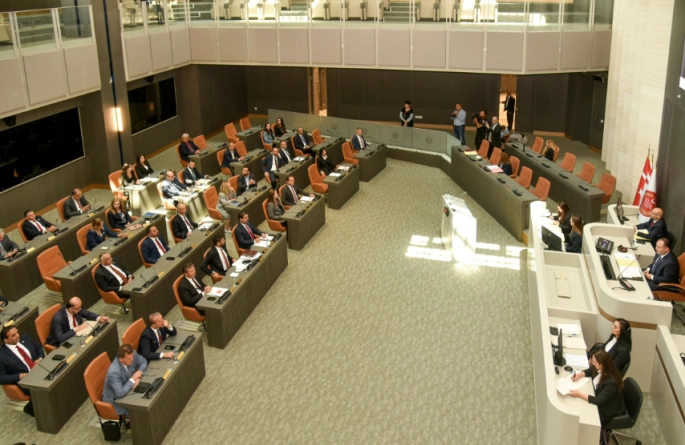Meclis'in yapımı 3 yılda tamamlanan binası bugün faaliyete geçti…