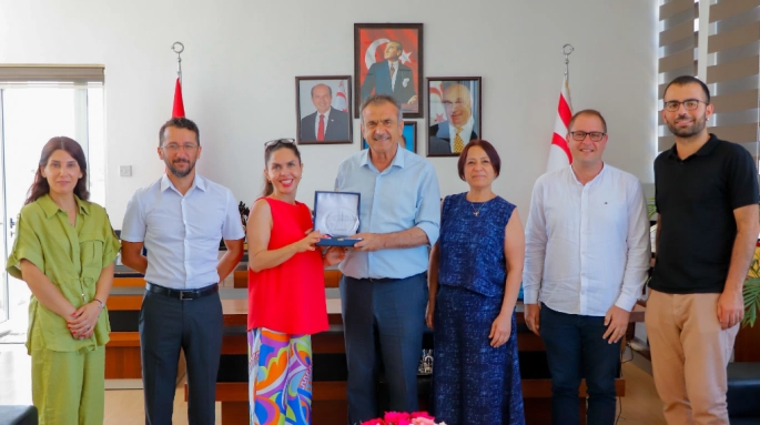 Muratpaşa Belediyesi heyeti Gazimağusa Belediye Başkanı Uluçay’ı ziyaret etti
