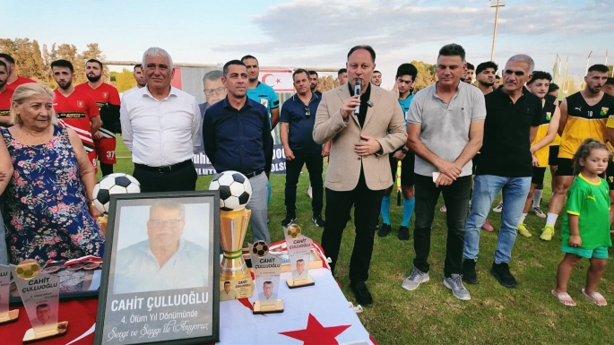 Öztürkler, Cahit Çulluoğlu anısına düzenlenen dostluk maçına katıldı