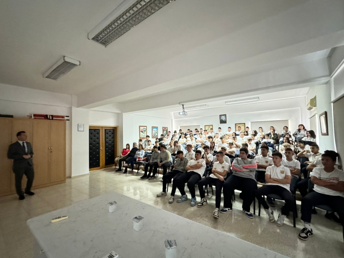  Polis öğrencilere “Bilişim suçları, siber zorbalık ve internet bağımlılığı” konularında eğitim verdi