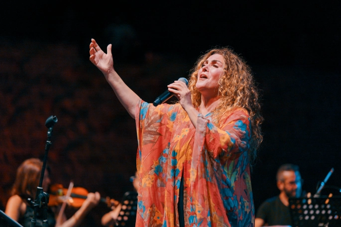 Serenad Bağcan ve Mağusa Kent Orkestrası Othello Kalesi’nde konser verdi