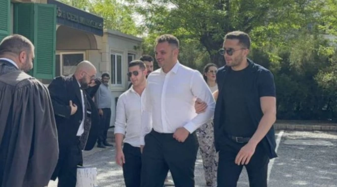 SON DAKİKA! Halkın Partisi MYK üyesi Ahmet Tokatlıoğlu az önce Girne Kaza Mahkemesine çıkarıldı.